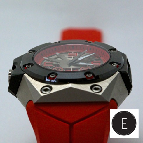 Linde Werdelin Oktopus Titanium Red Linde Werdelin Oktopus Titanium Red - in-depth hands-on review by ESCAPEMENT