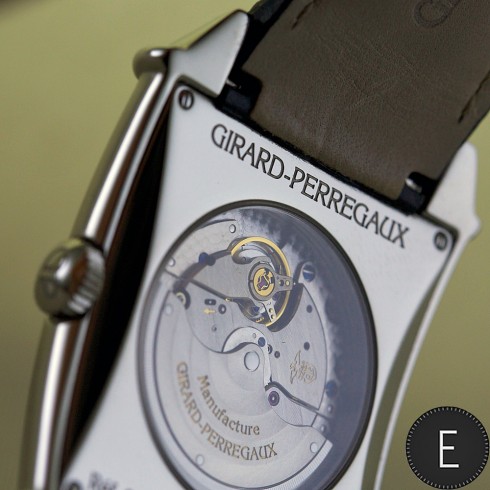 Girard-Perregaux Vintage 1945 XXL Small Second with blue dial Girard-Perregaux Vintage 1945 XXL Small Second with blue dial - an in-depth watch review by ESCAPEMENT