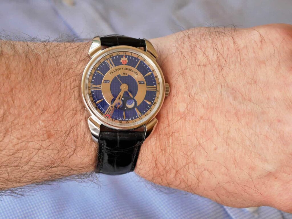 Cuervo y Sobrinos Historiador Doble Luna
