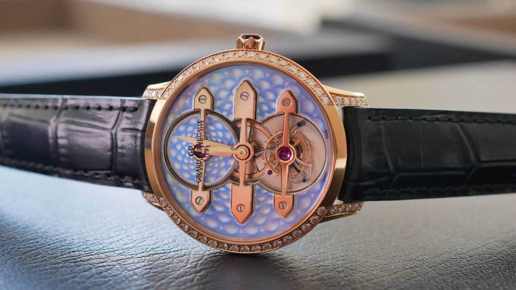 Girard-Perregaux_Tourbillon_with_Three_Gold_Bridges_Lady_case1