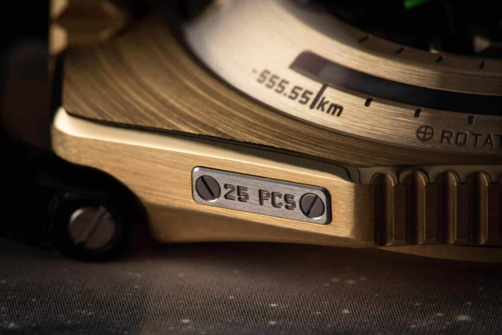 URWERK UR-100 Gold Edition