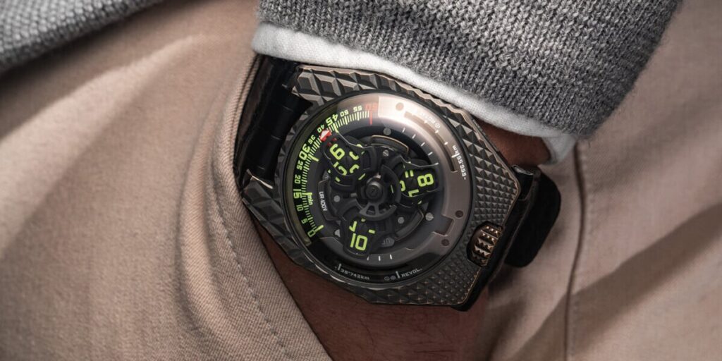 Urwerk UR-100V T-Rex