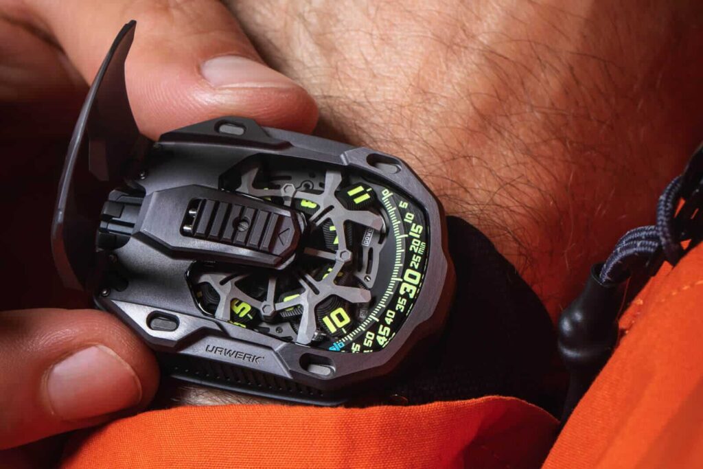 Urwerk UR-105 TTH 'Tantalum Hull'