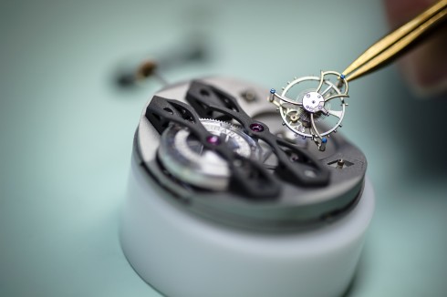 Girard-Perregaux Neo-Tourbillon with Three Bridges - watch review by ESCAPEMENT