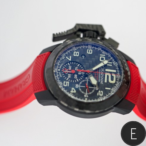 Graham Chronofighter Oversize Superlight Carbon Graham Chronofighter Oversize Superlight Carbon - in-depth watch review by ESCAPEMENT
