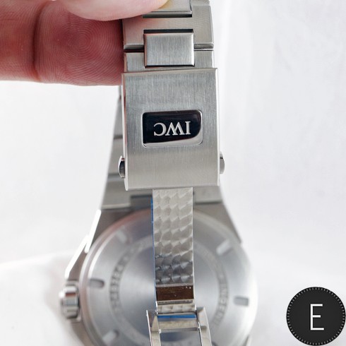 IWC Ingenieur Dual Time - in-depth watch review by ESCAPEMENT
