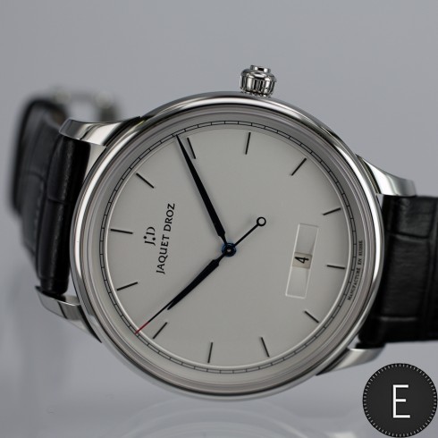Jaquet Droz Grande Heure Minute Quantième Ref. J017530240 - watch review by ESCAPEMENT