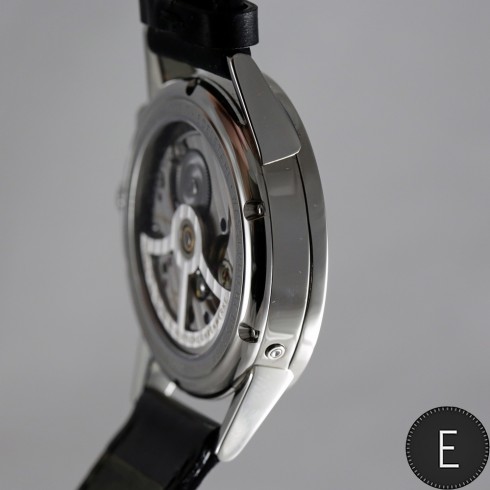 NOMOS Glashuette Zurich Worldtimer true blue - hands-on watch review