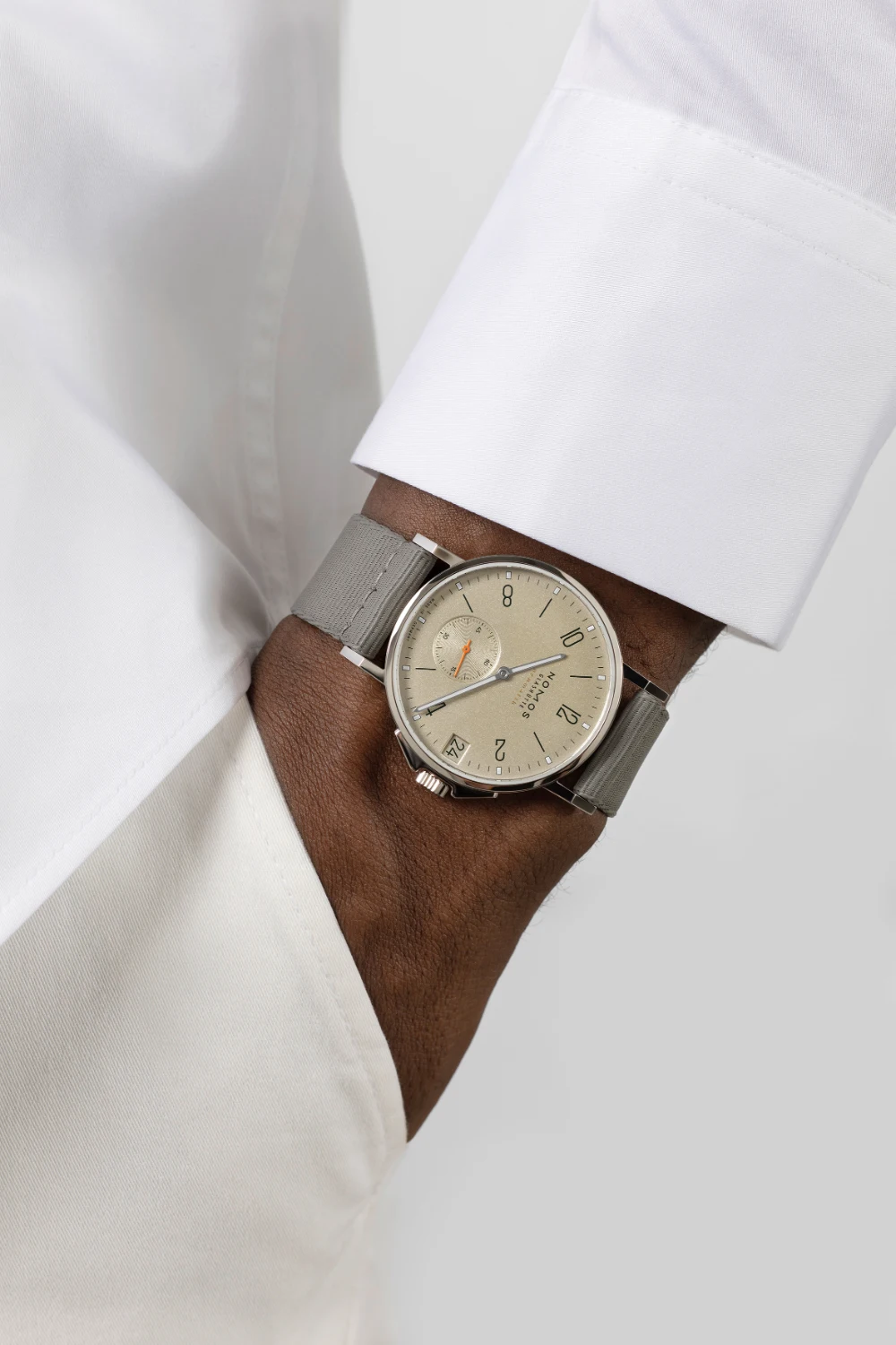 NOMOS Glashutte Ahoi neomatik 38 date sand