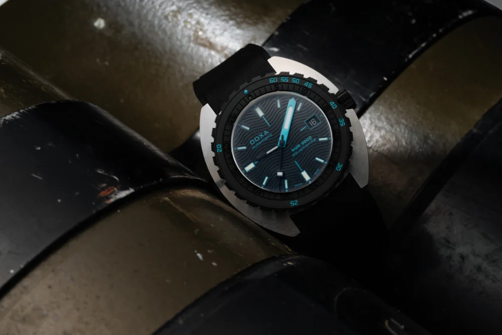 DOXA SUB 300β collection in steel