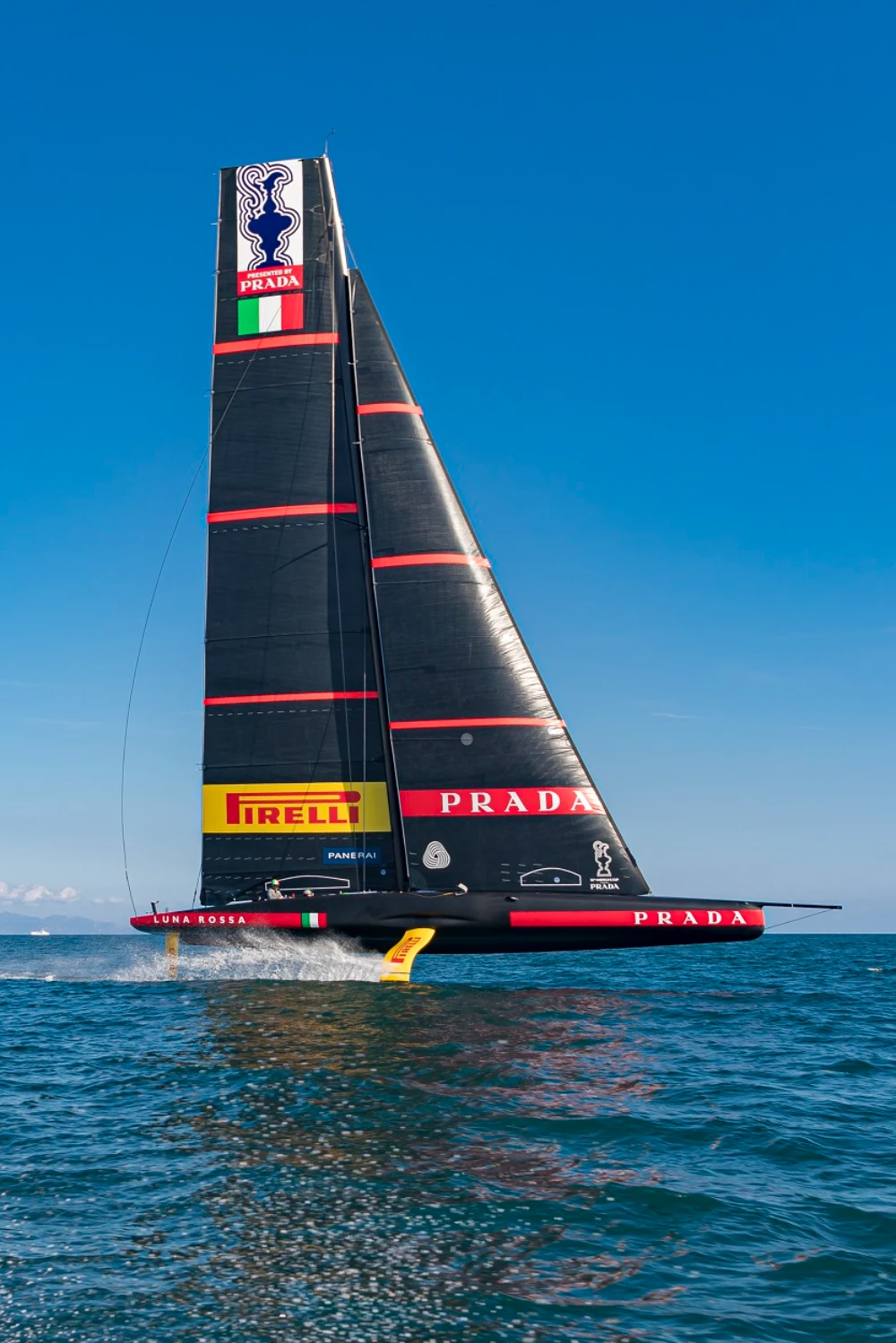 Luna Rossa Prada Pirelli
