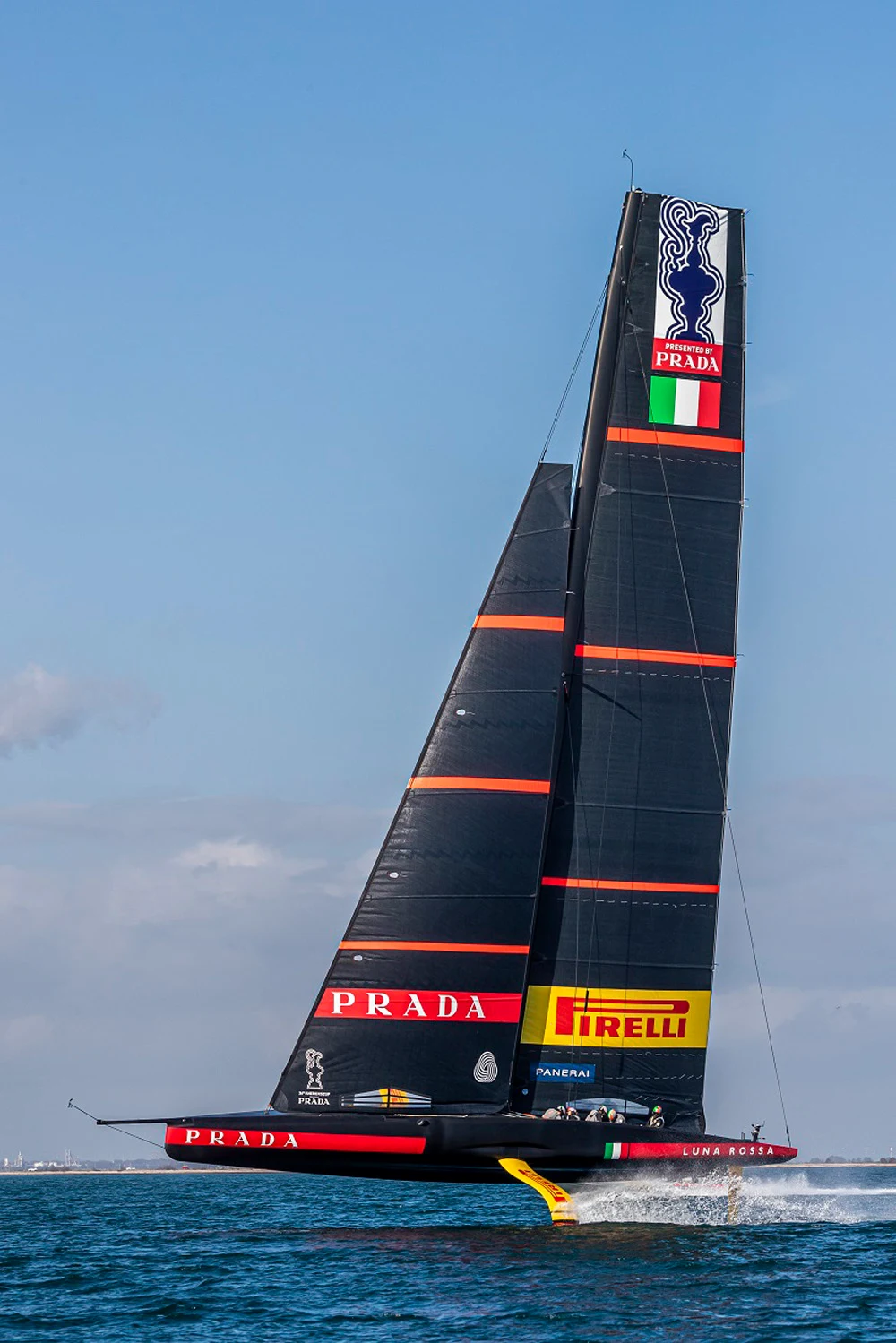 Luna Rossa Prada Pirelli