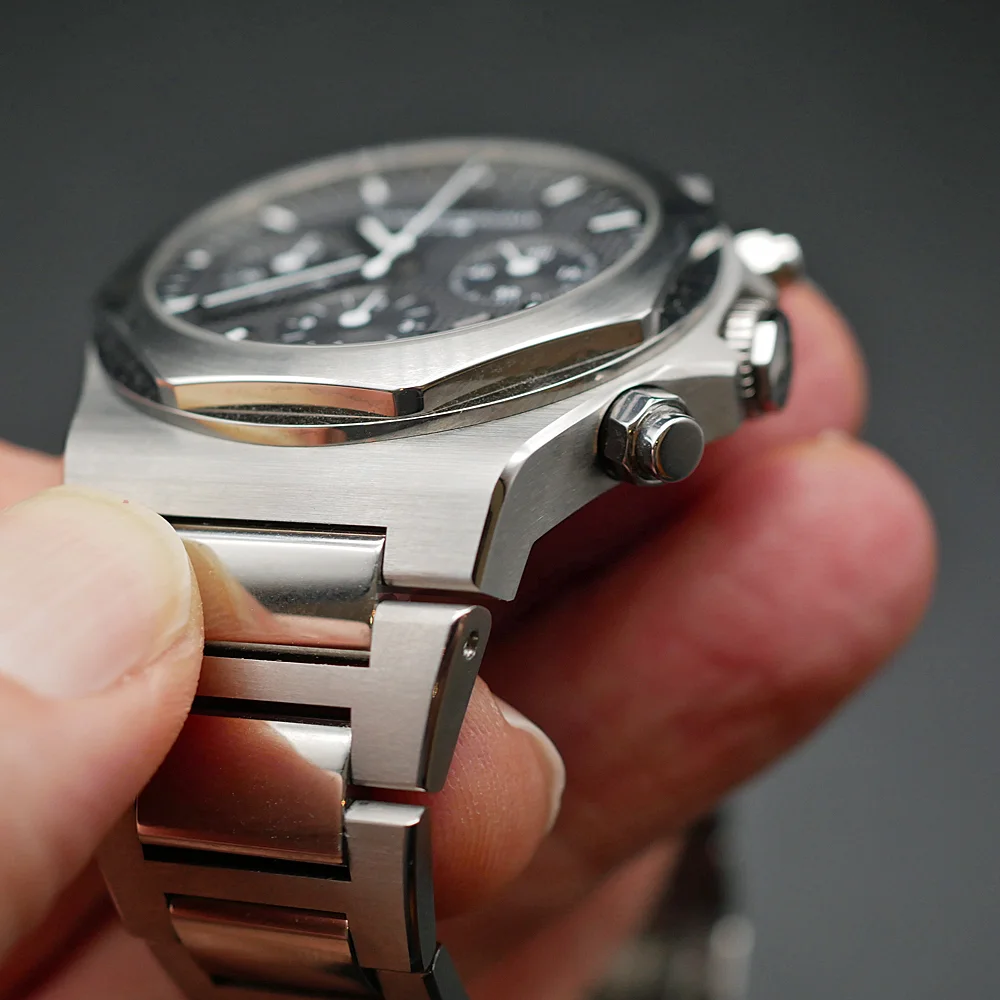 Girard-Perregaux Laureato Chronograph Ti49