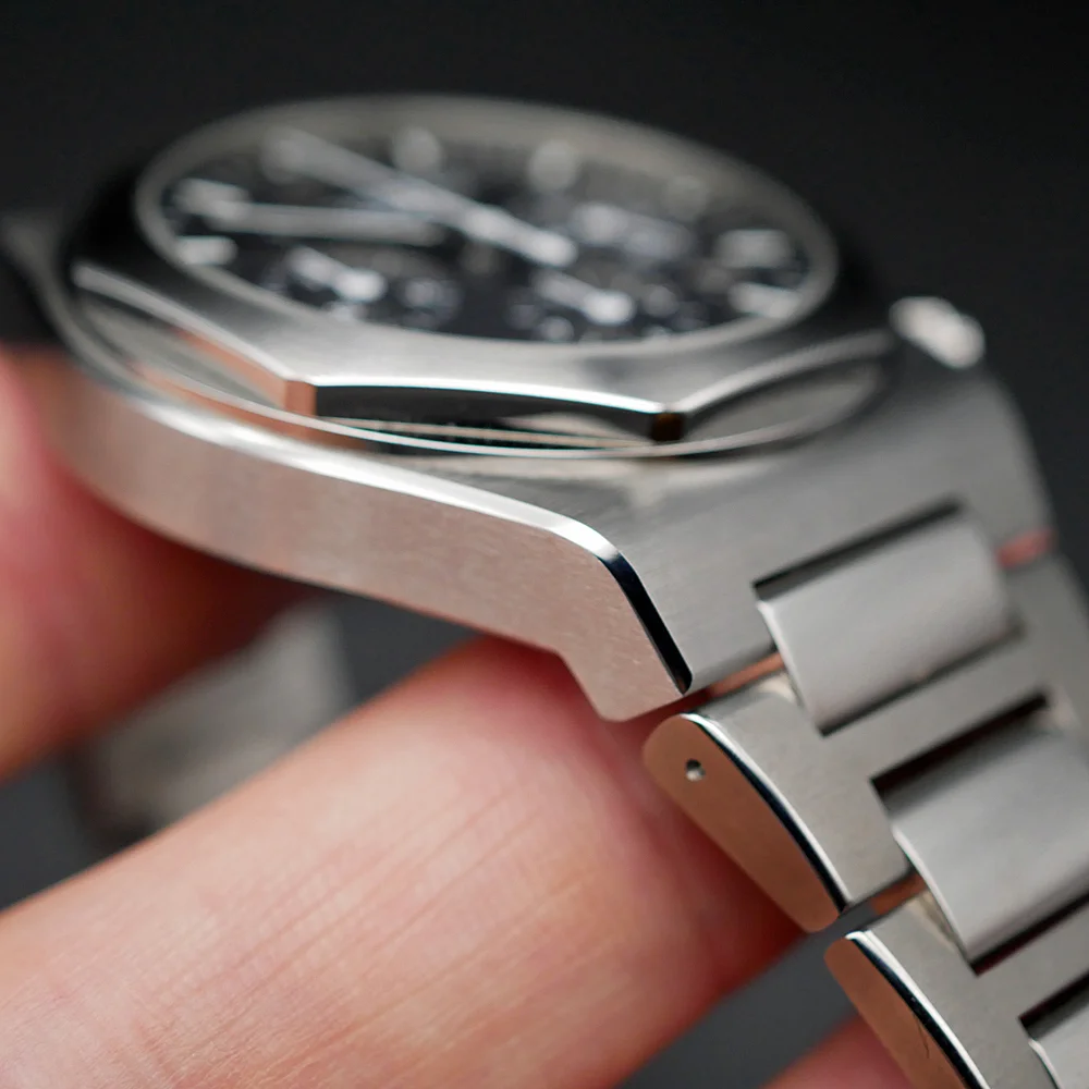 Girard-Perregaux Laureato Chronograph Ti49