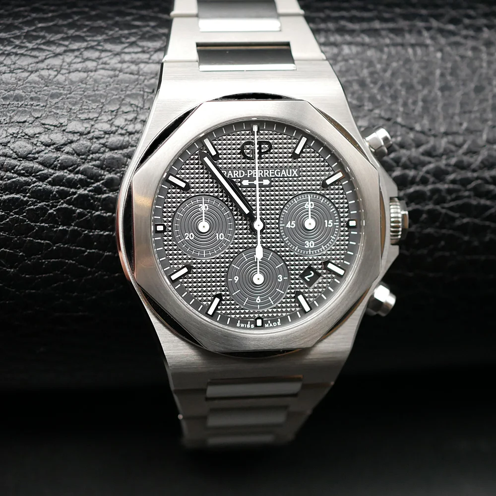 Girard-Perregaux Laureato Chronograph Ti49