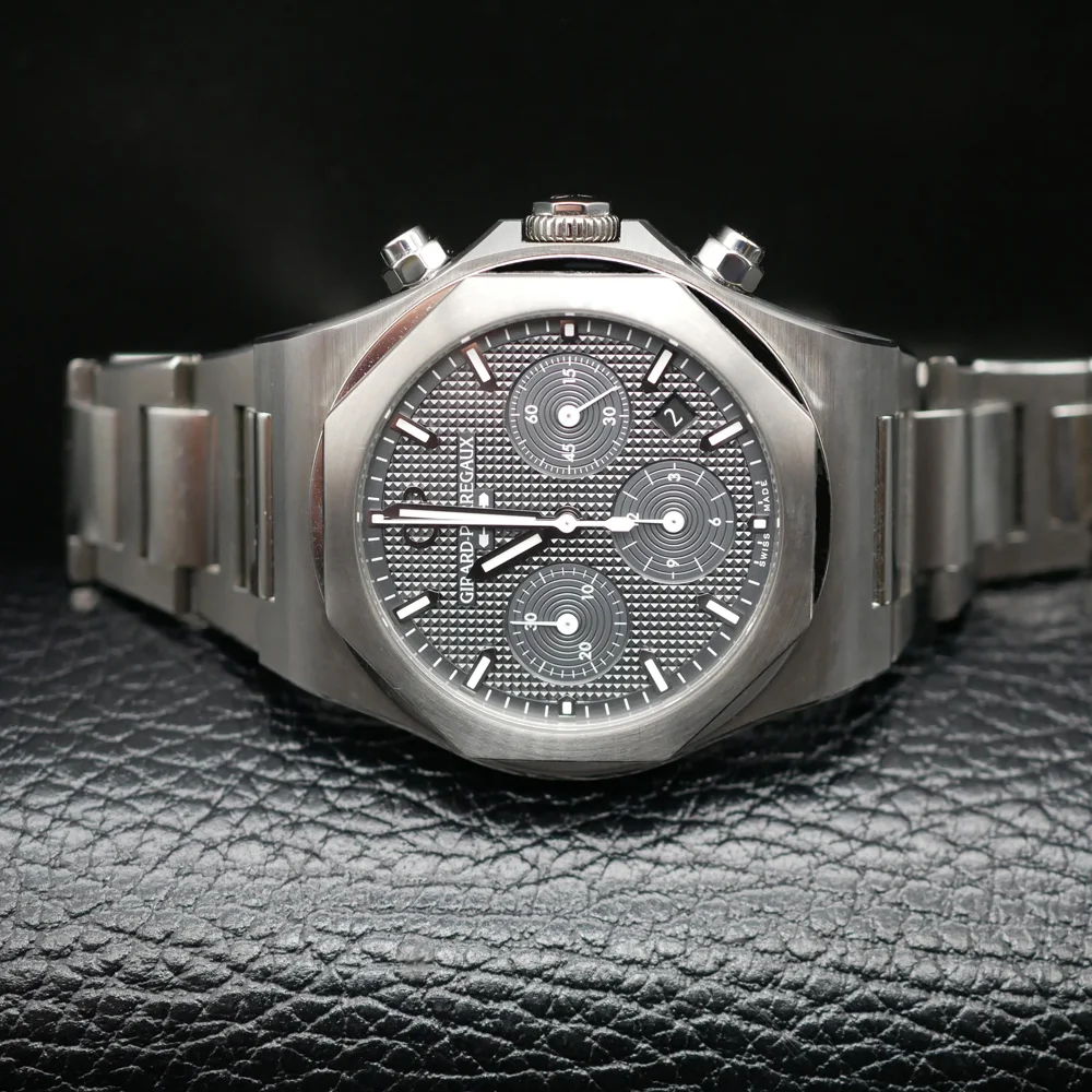 Girard-Perregaux Laureato Chronograph Ti49