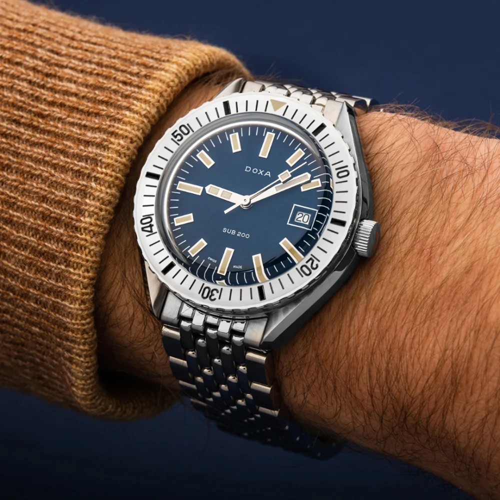 DOXA SUB 200 steel bezel