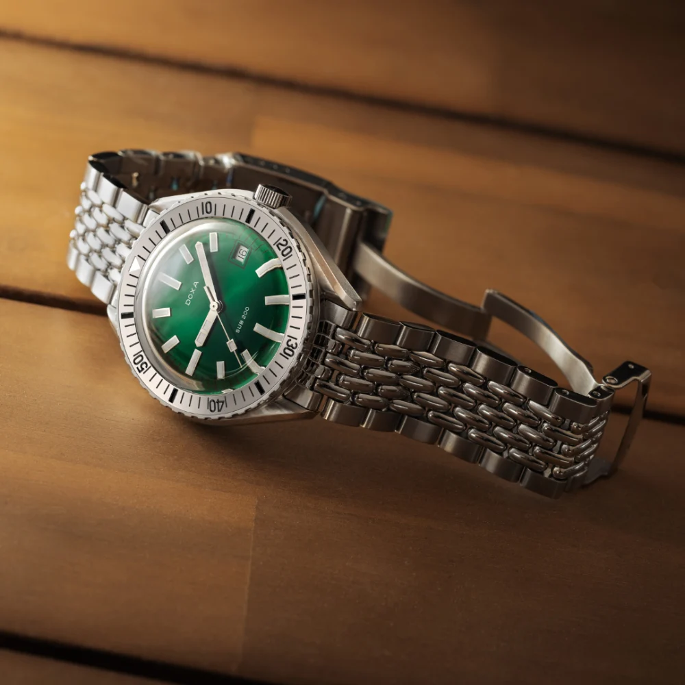 DOXA SUB 200 steel bezel