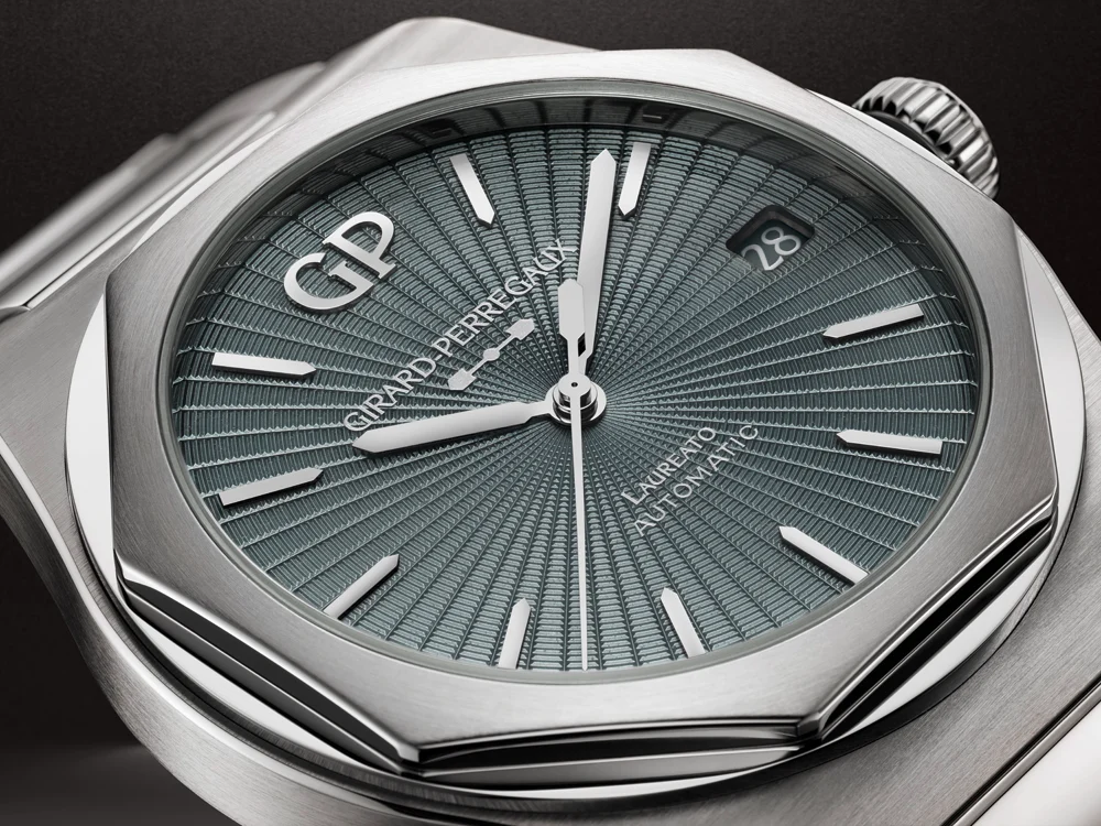 Girard-Perregaux Laureato 42 mm Infinite Grey