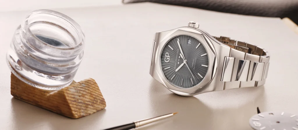 Girard-Perregaux Laureato 42 mm Infinite Grey
