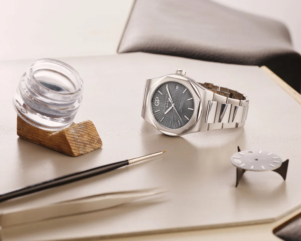 Girard-Perregaux Laureato 42 mm Infinite Grey