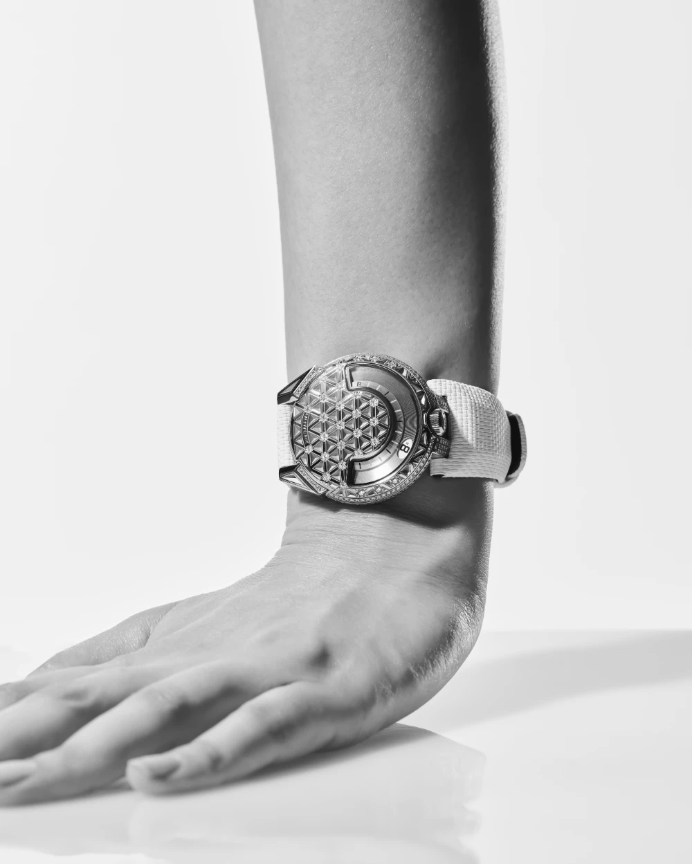 URWERK UR-101 Diamond Sky