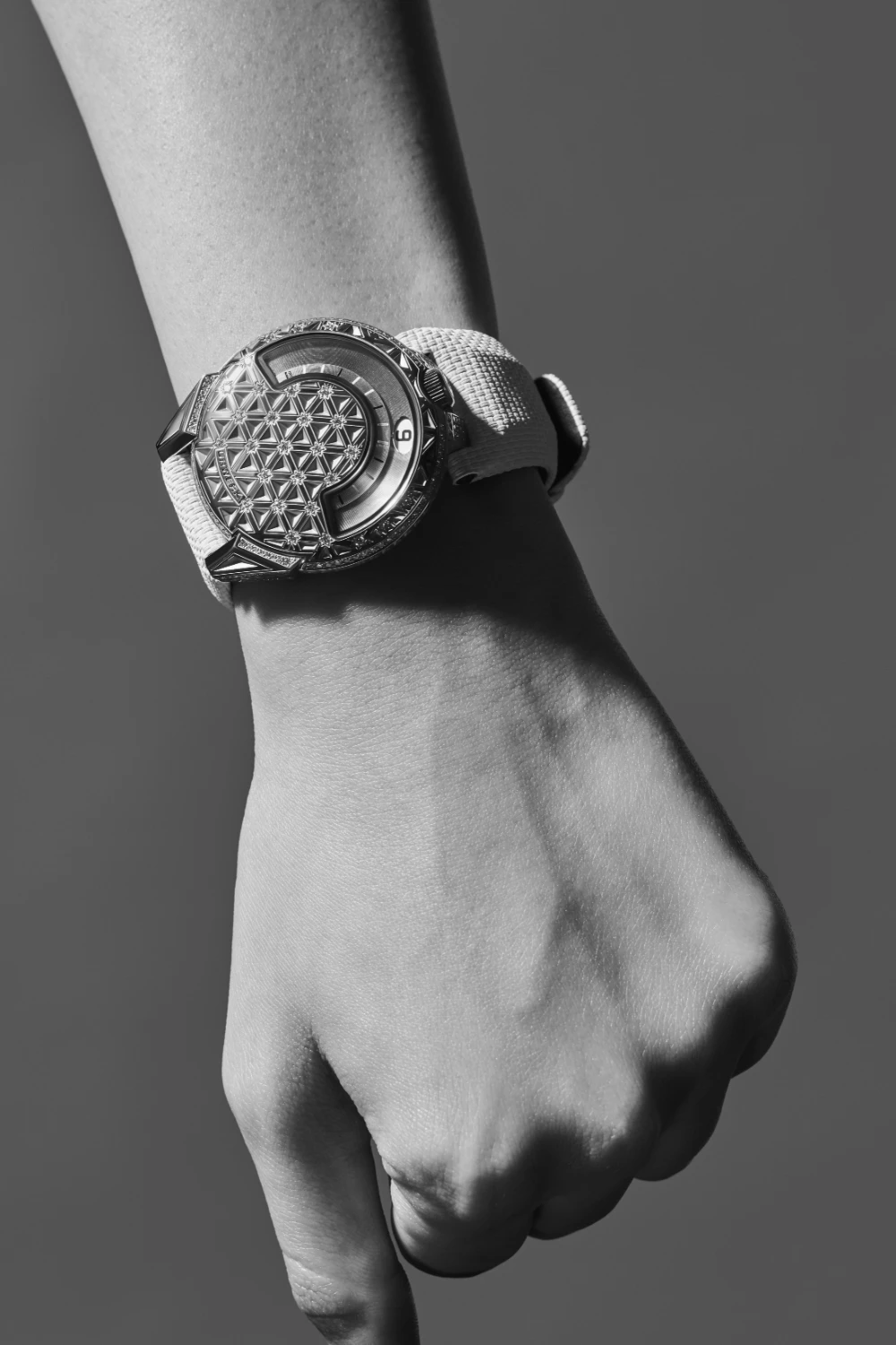 URWERK UR-101 Diamond Sky
