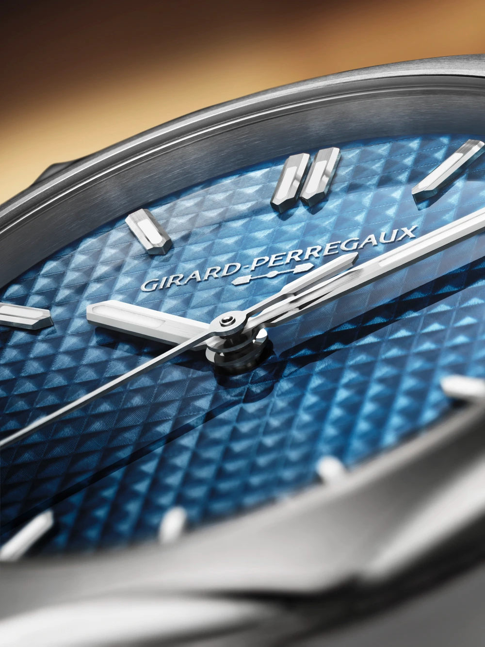 Girard-Perregaux Laureato FIFTY Steel